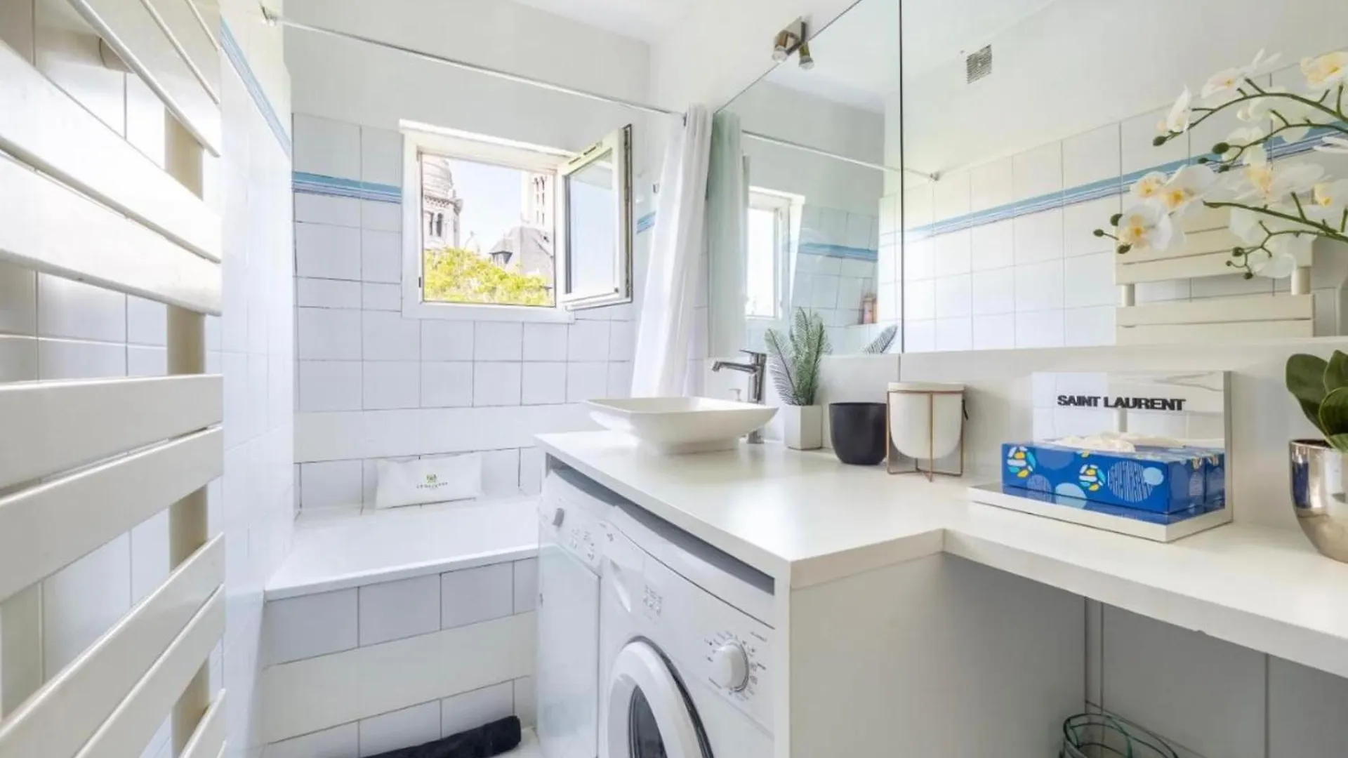 In Front Of Sacre Coeur - 2 Bedrooms In Last Floor باريس