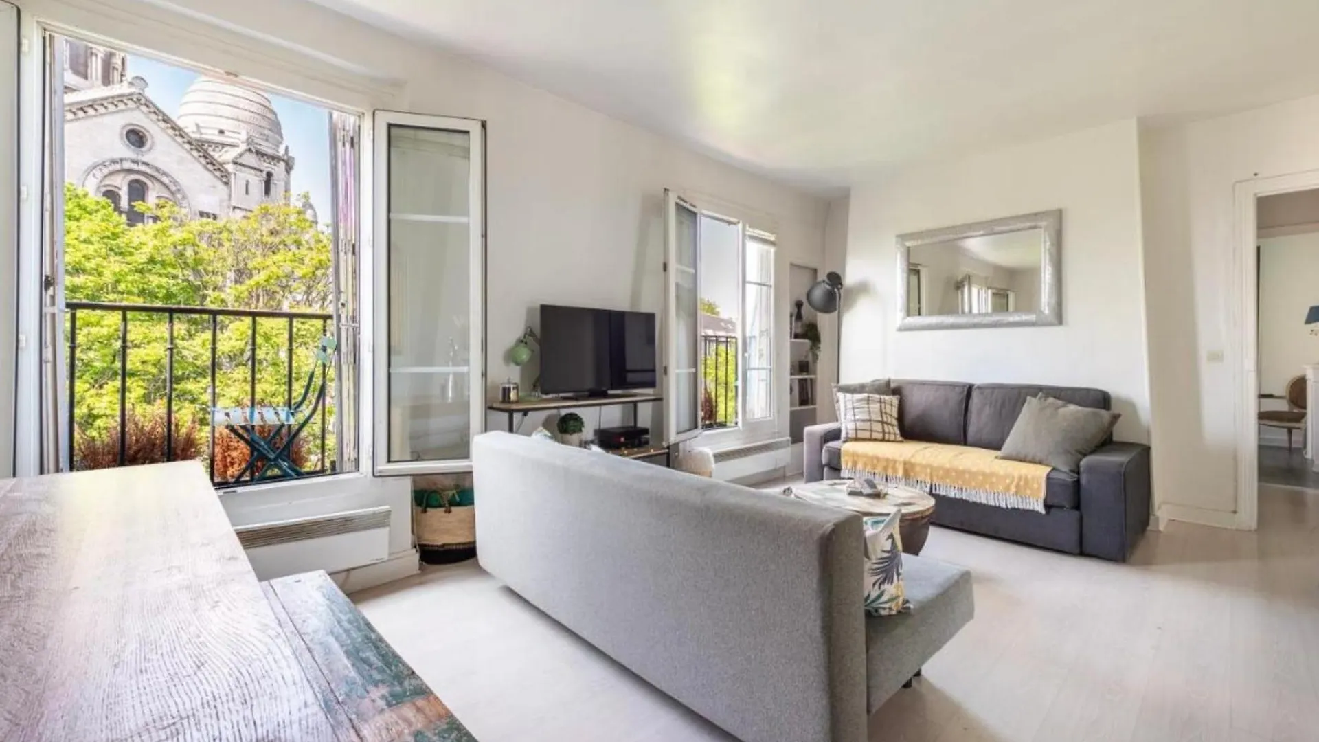 شقة In Front Of Sacre Coeur - 2 Bedrooms In Last Floor باريس