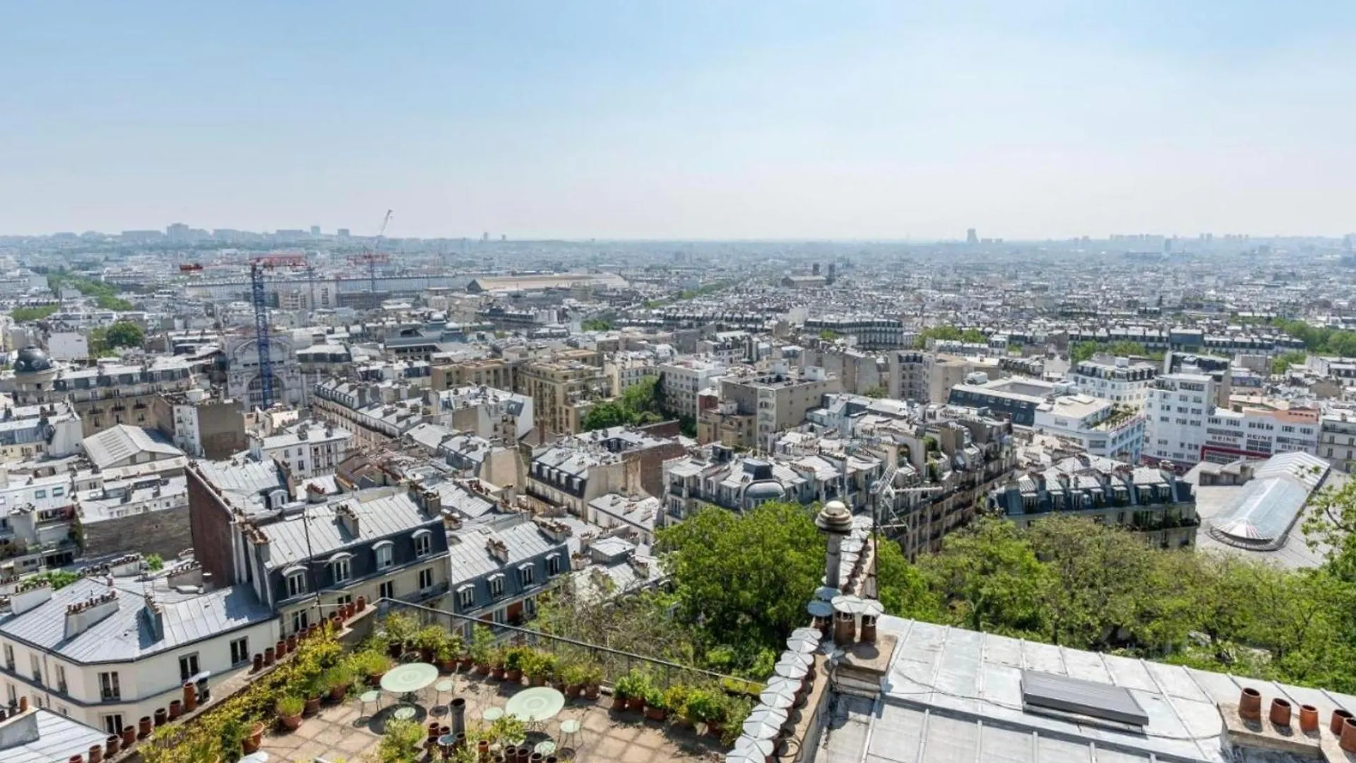 In Front Of Sacre Coeur - 2 Bedrooms In Last Floor باريس شقة