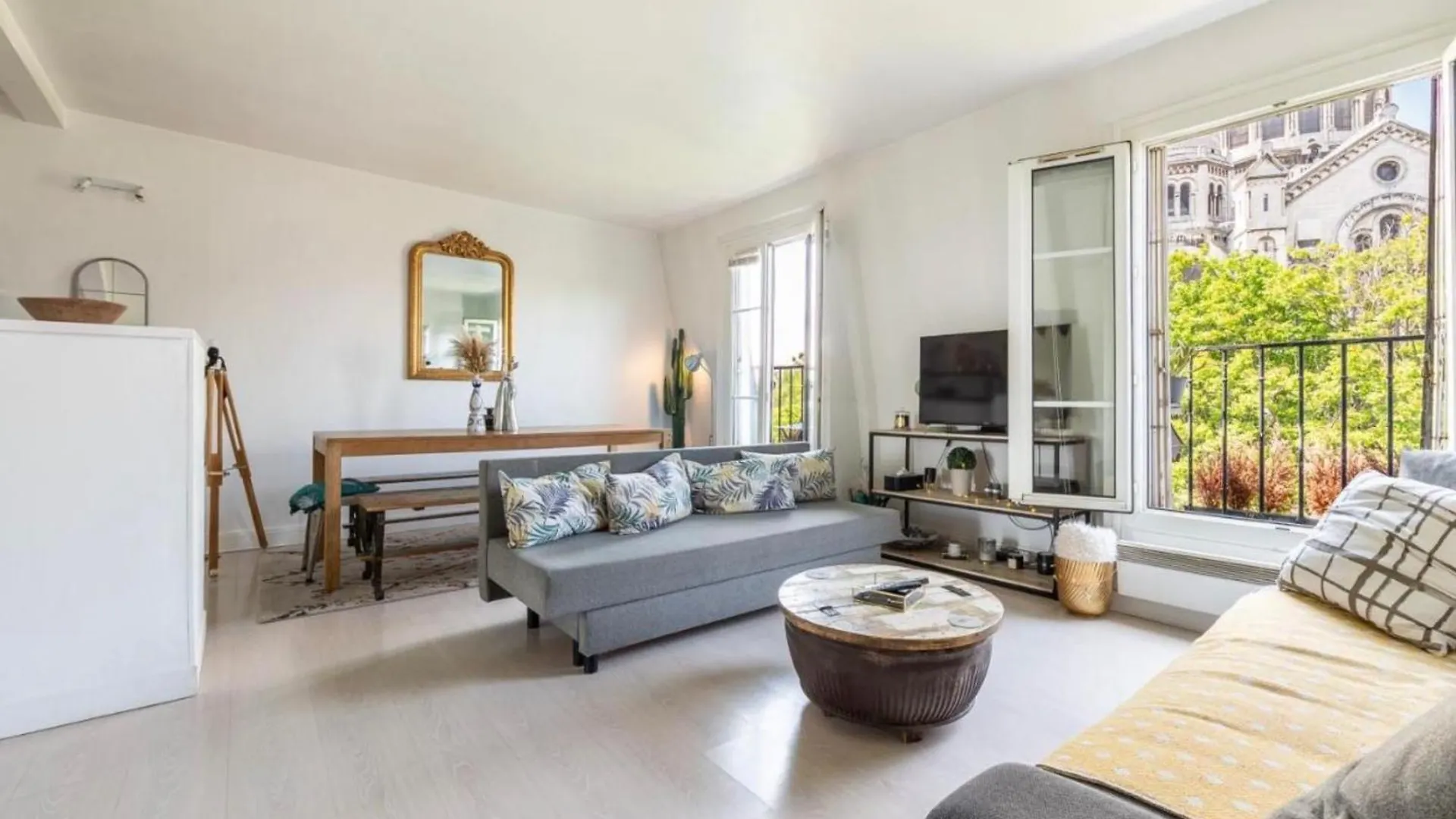 In Front Of Sacre Coeur - 2 Bedrooms In Last Floor Παρίσι Διαμέρισμα
